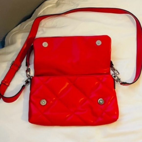 GUESS Red Brightside Quilted Shoulder Bag - Picture 3 of 4